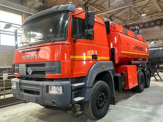 АТЗ-15 на шасси УРАЛ-С35510