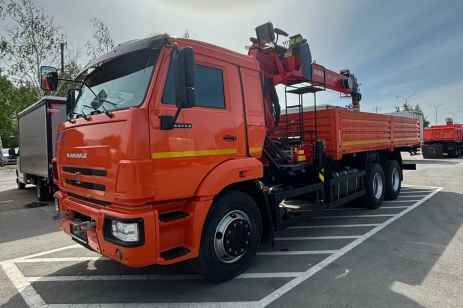 Бортовой автомобиль с КМУ 6590-111050-56 (фото)