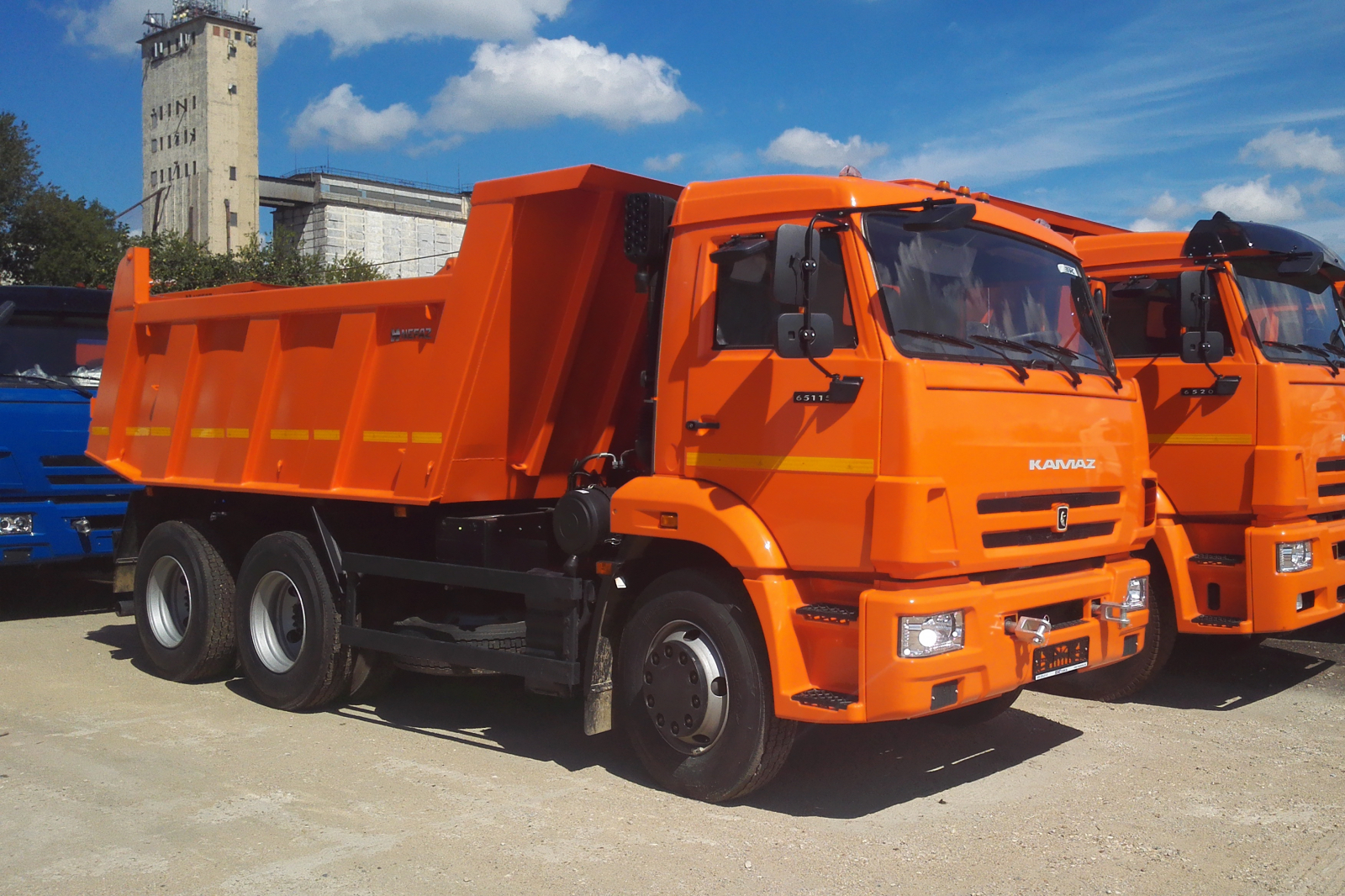 Фото №1: Строительный самосвал НЕФАЗ 65115-6058-48