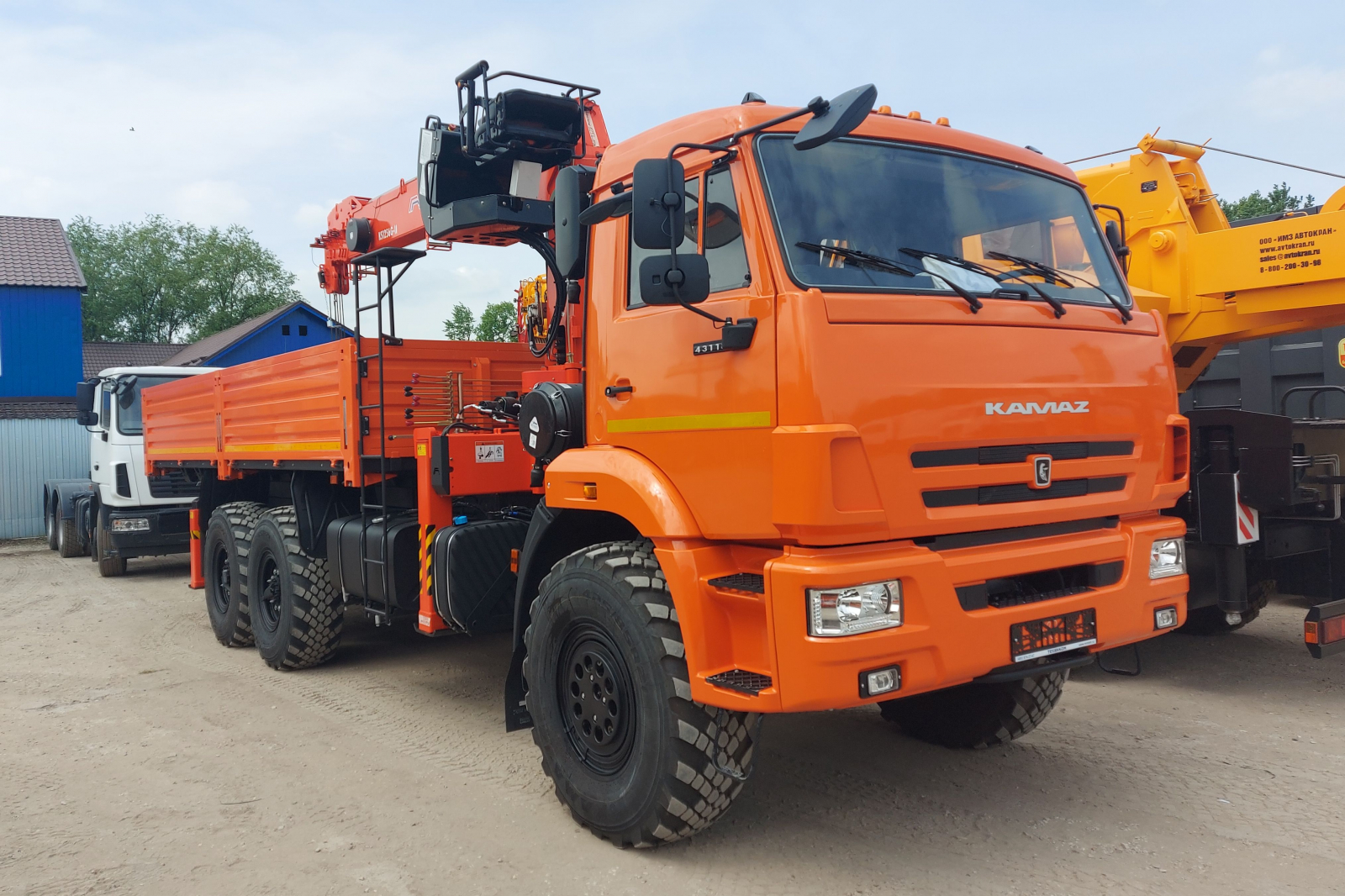 Фото №1: Бортовой автомобиль с крано-манипуляторной установкой 6591-120091-50 на шасси КАМАЗ 43118-73094-50