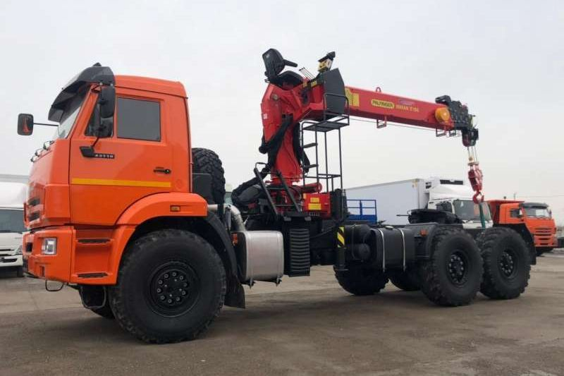 Фото №1: Седельный тягач с крано-манипуляторной установкой 659102-11727А-48 на шасси КАМАЗ 43118-3027-48