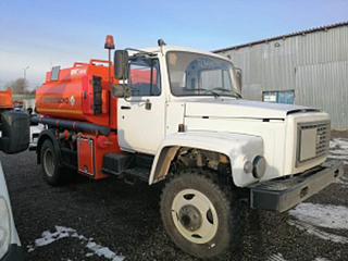 Крупная дорожно-строительная компания приобрела партию топливозаправщиков на шасси ГАЗ-33086
